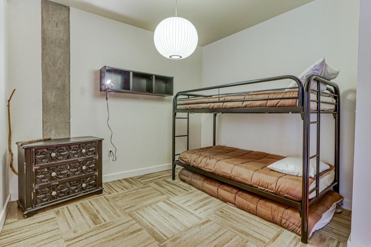 Oak Street Lofts Hotel Hood River Bagian luar foto