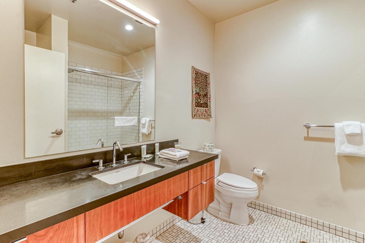 Oak Street Lofts Hotel Hood River Bagian luar foto