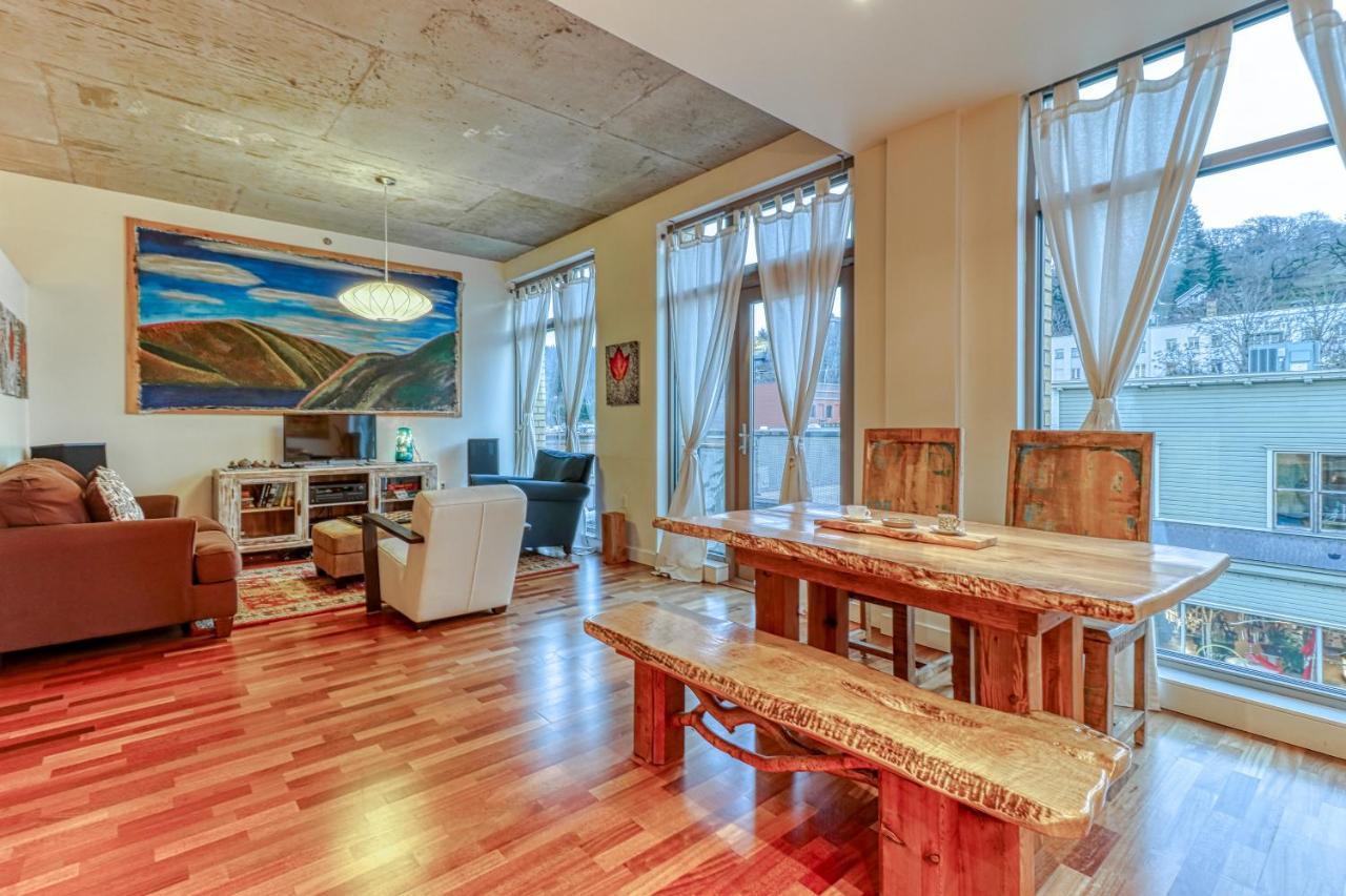 Oak Street Lofts Hotel Hood River Bagian luar foto