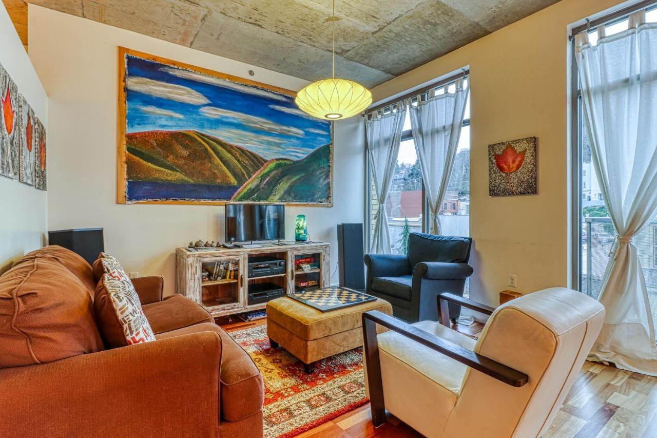 Oak Street Lofts Hotel Hood River Bagian luar foto